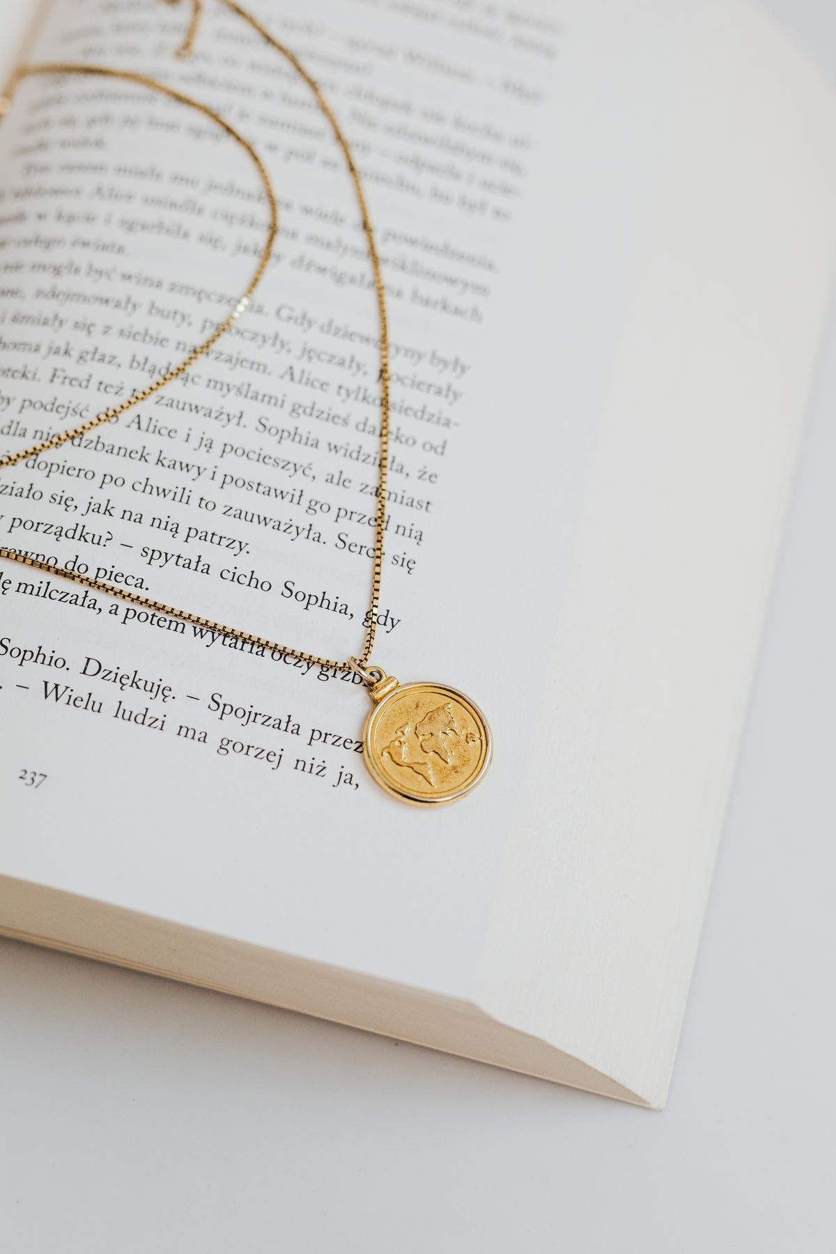 Gold necklace styling