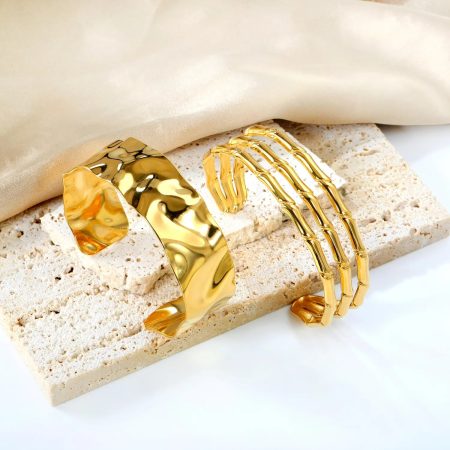 3.6 x 18mm Wide Open Flexible Bangle – Gold